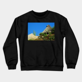 Villa avec un toit en chaume au Mexique Crewneck Sweatshirt